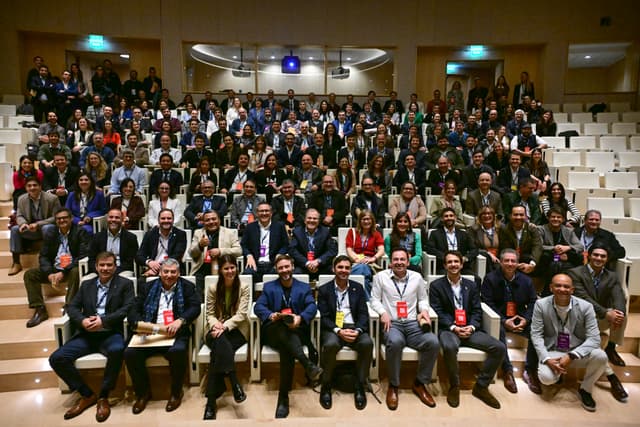 Más de 200 líderes de gobiernos locales, startups y organismos internacionales participaron de Conecta IA